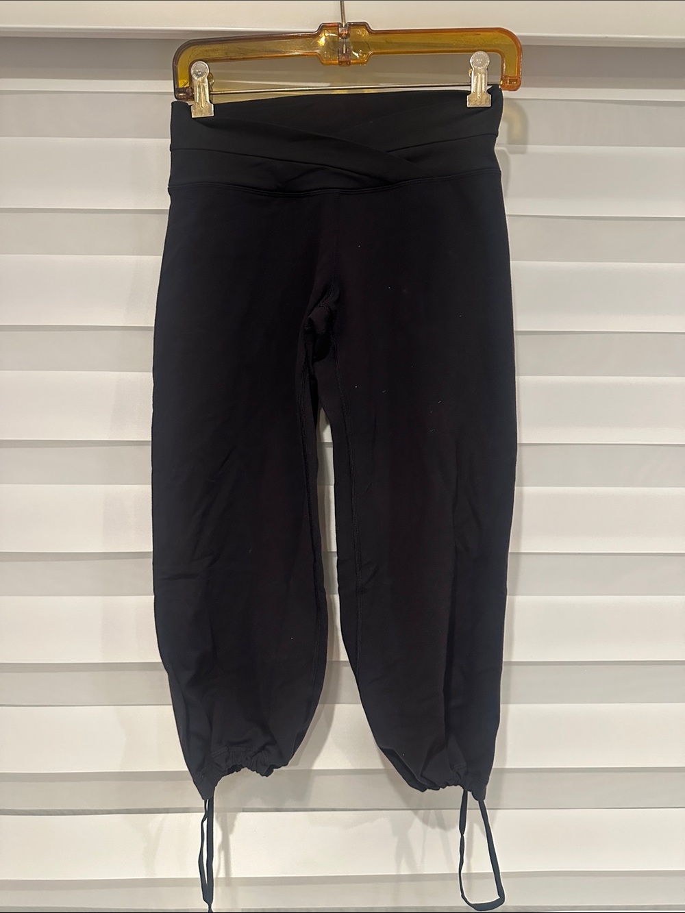 lululemon athletica Black Capri Drawstring Hem Leggings